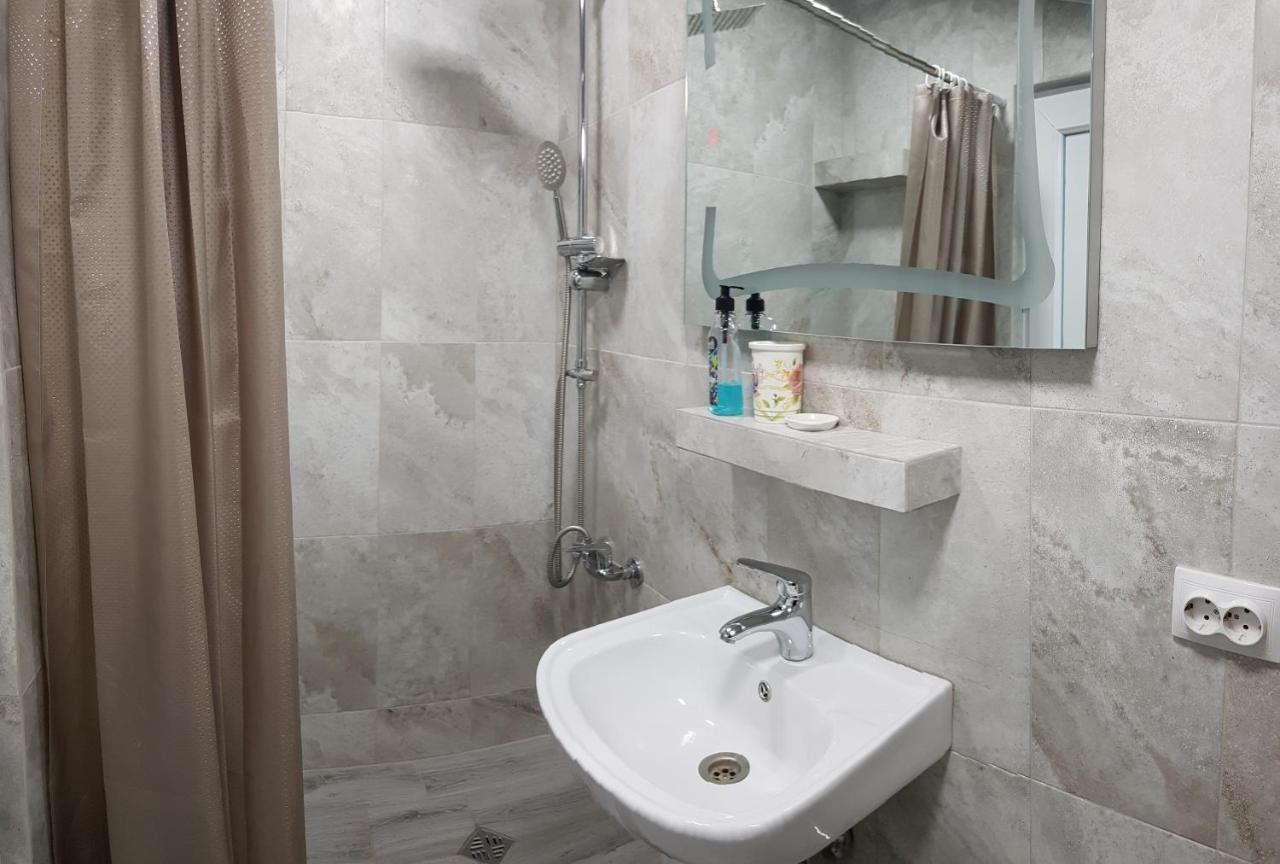 Guest House 15A Kutaisi Ngoại thất bức ảnh