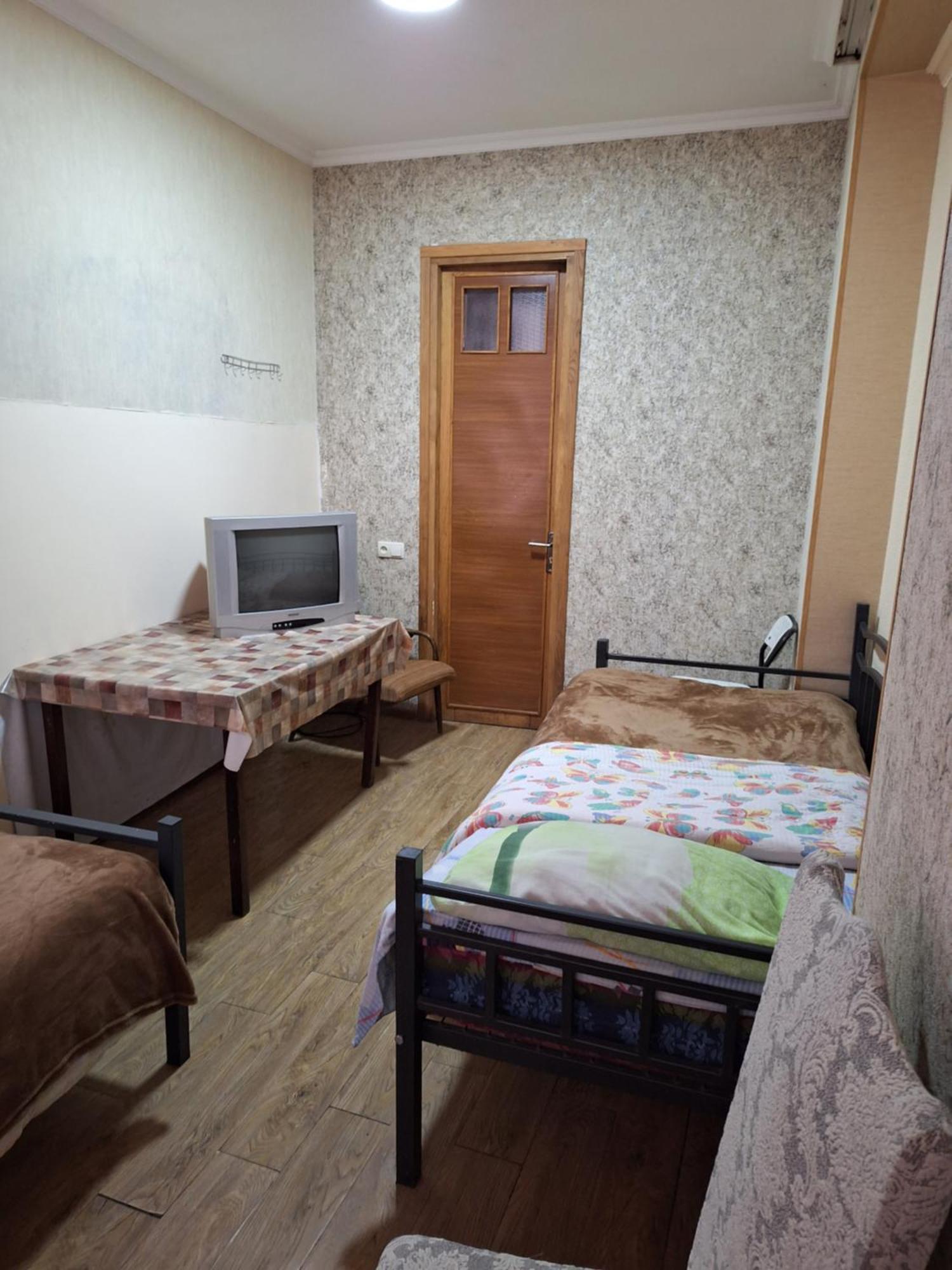 Guest House 15A Kutaisi Ngoại thất bức ảnh