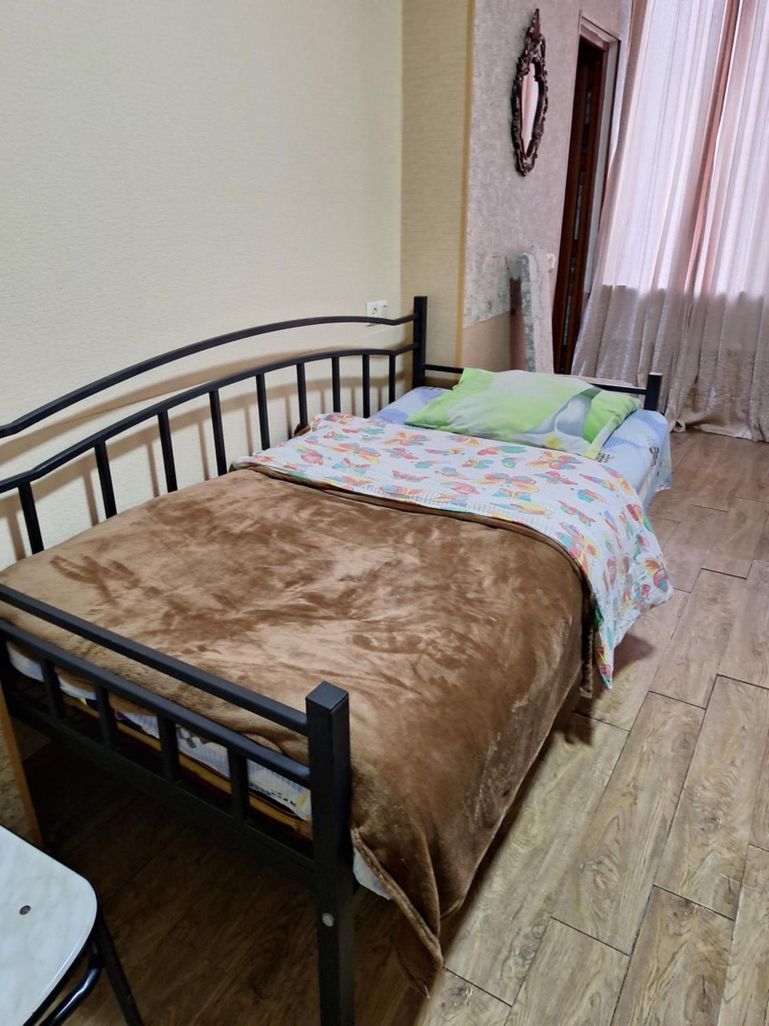 Guest House 15A Kutaisi Ngoại thất bức ảnh