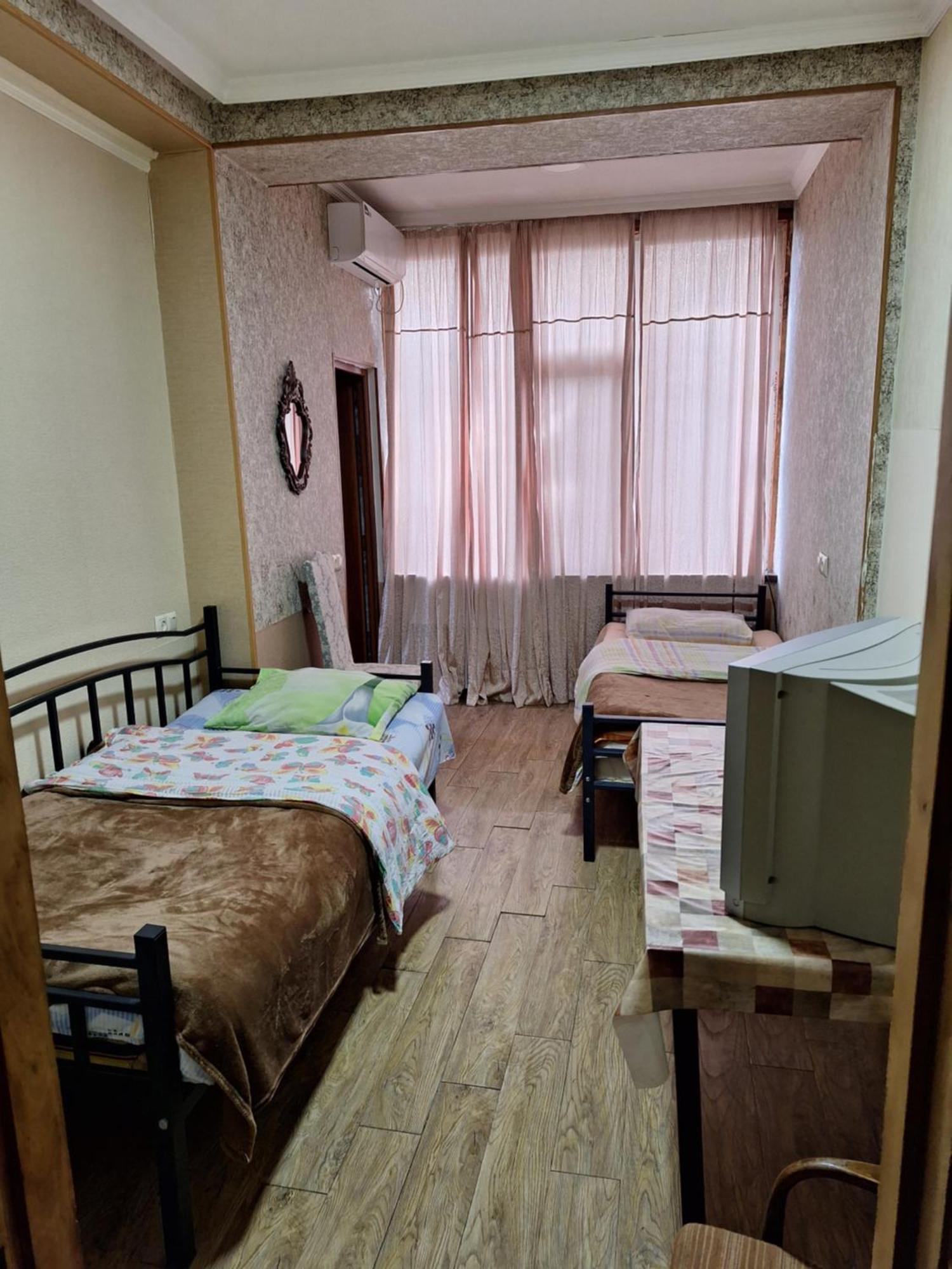 Guest House 15A Kutaisi Ngoại thất bức ảnh