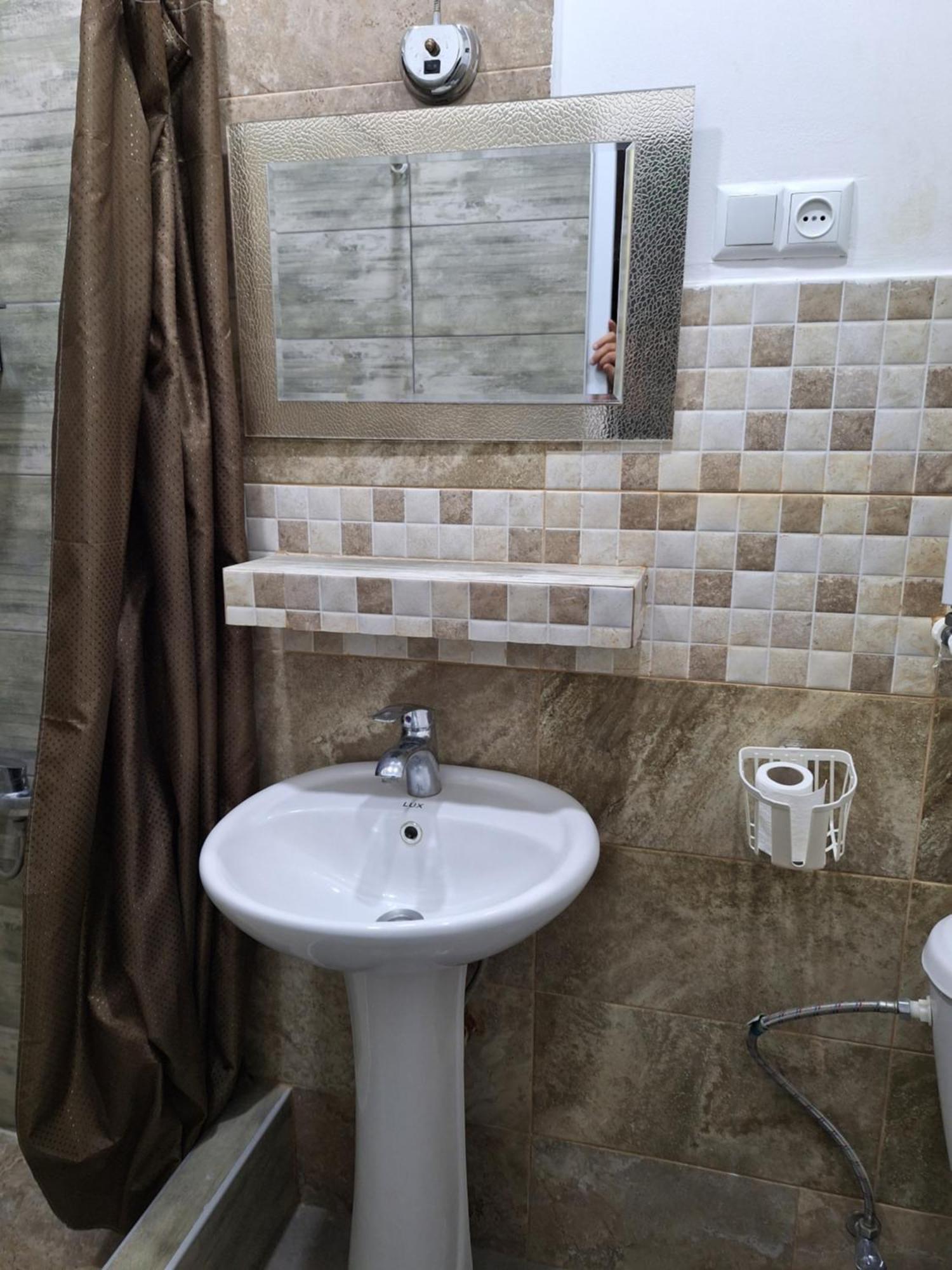 Guest House 15A Kutaisi Ngoại thất bức ảnh