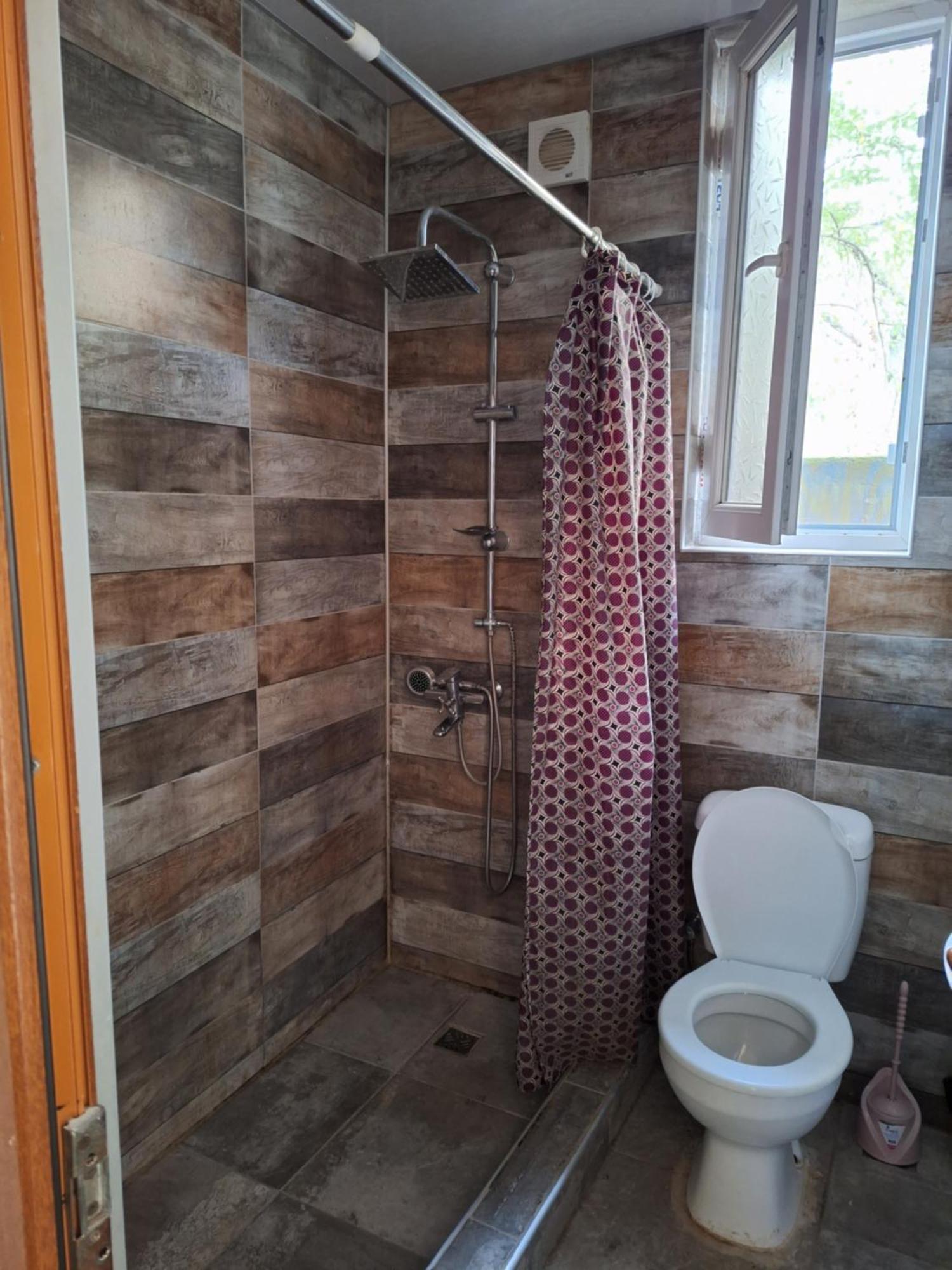 Guest House 15A Kutaisi Ngoại thất bức ảnh