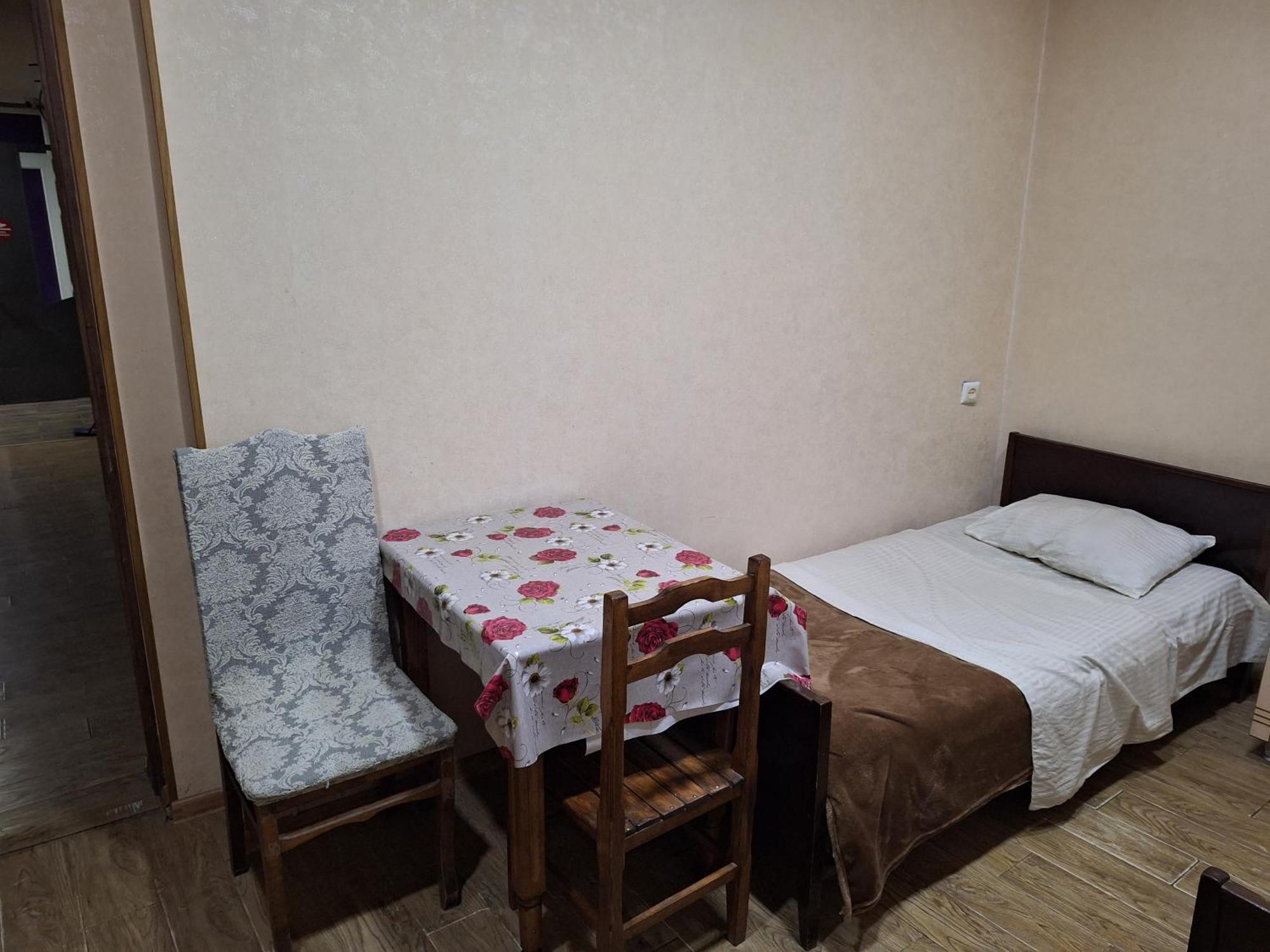 Guest House 15A Kutaisi Ngoại thất bức ảnh