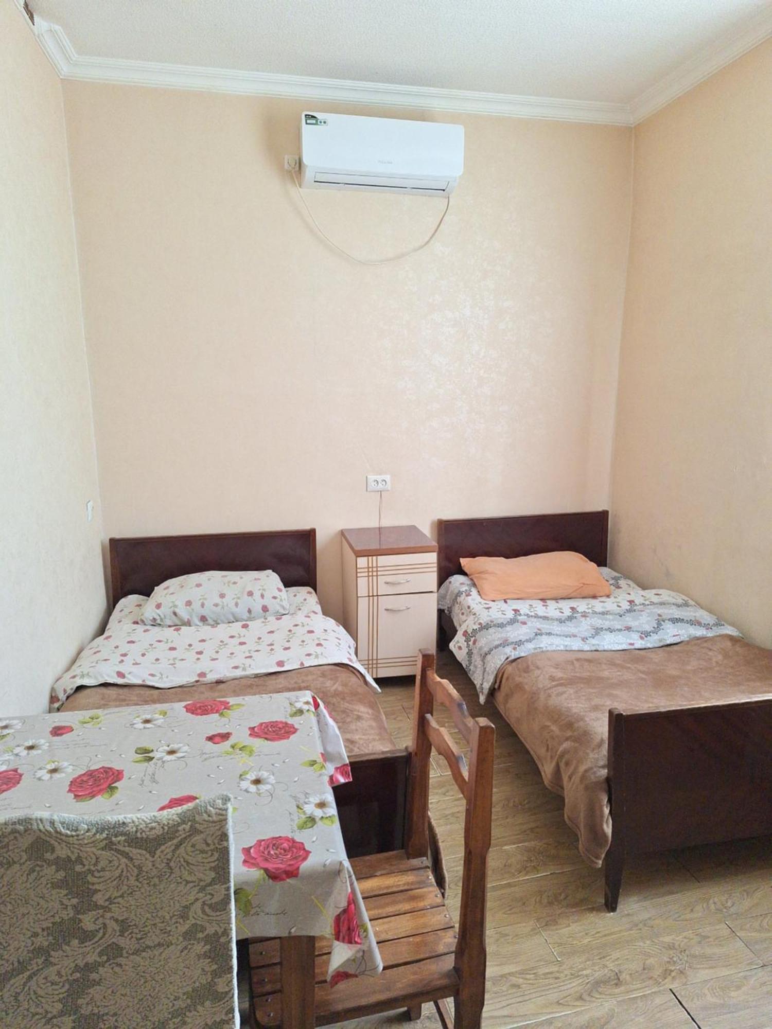 Guest House 15A Kutaisi Ngoại thất bức ảnh