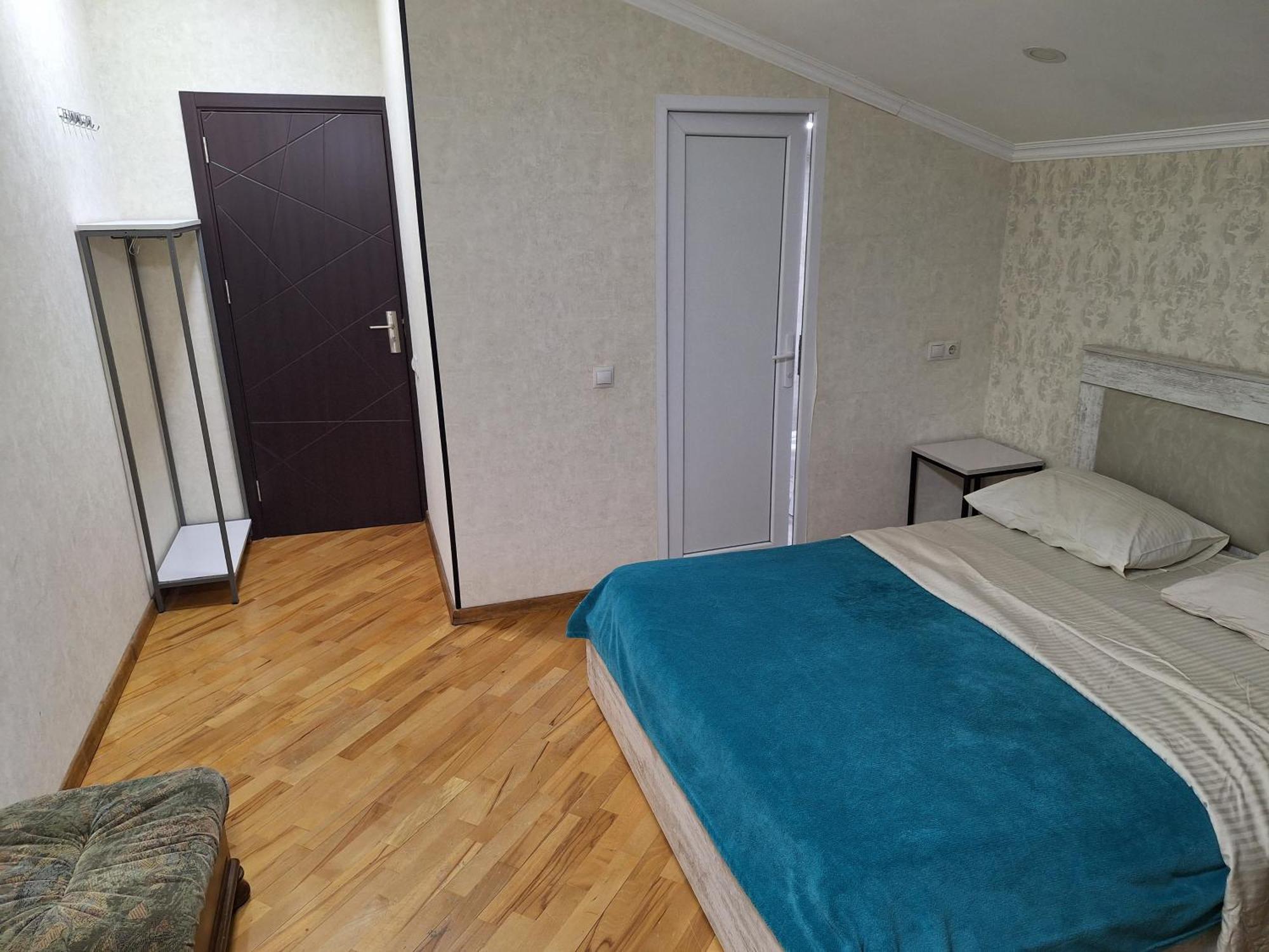 Guest House 15A Kutaisi Ngoại thất bức ảnh