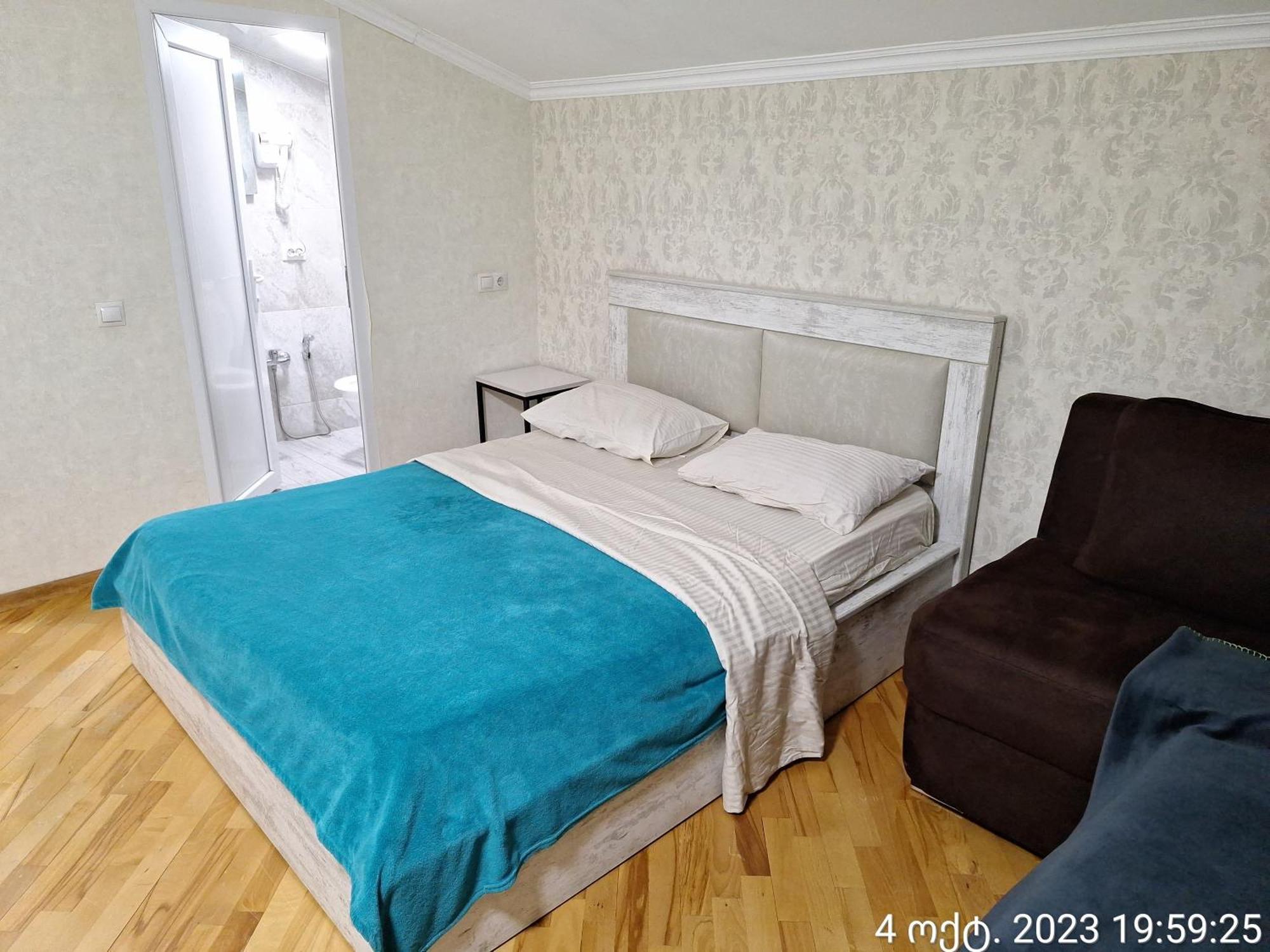 Guest House 15A Kutaisi Ngoại thất bức ảnh