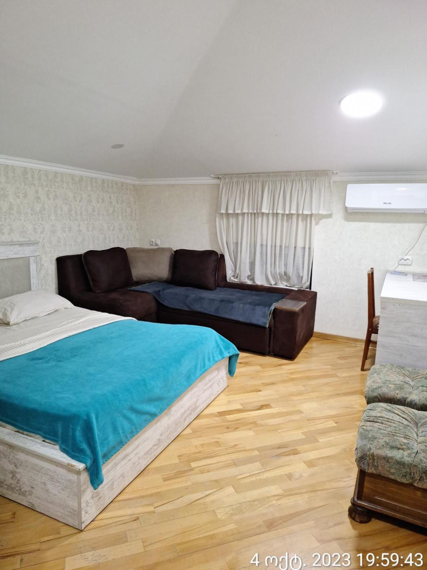 Guest House 15A Kutaisi Ngoại thất bức ảnh