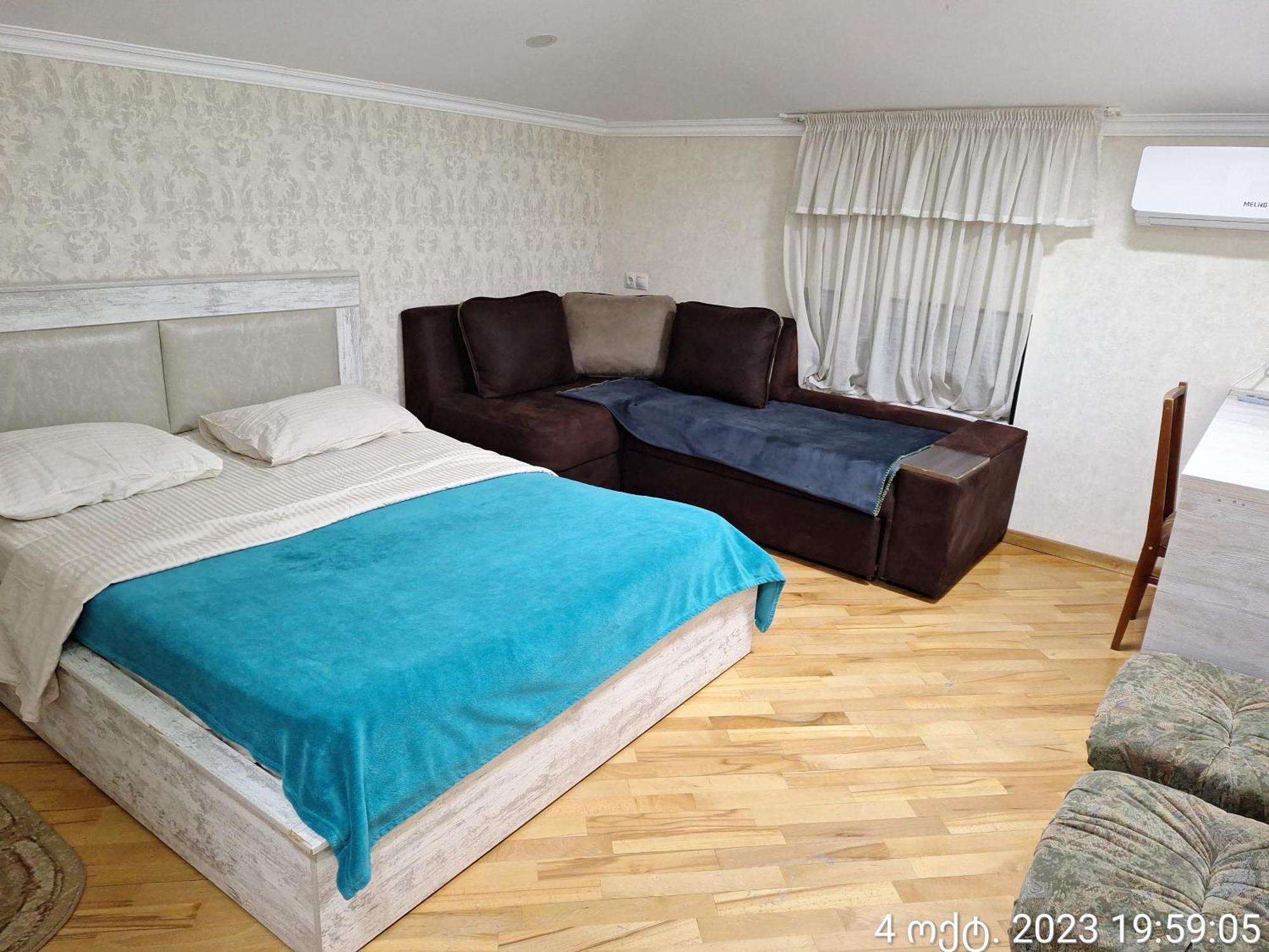Guest House 15A Kutaisi Ngoại thất bức ảnh