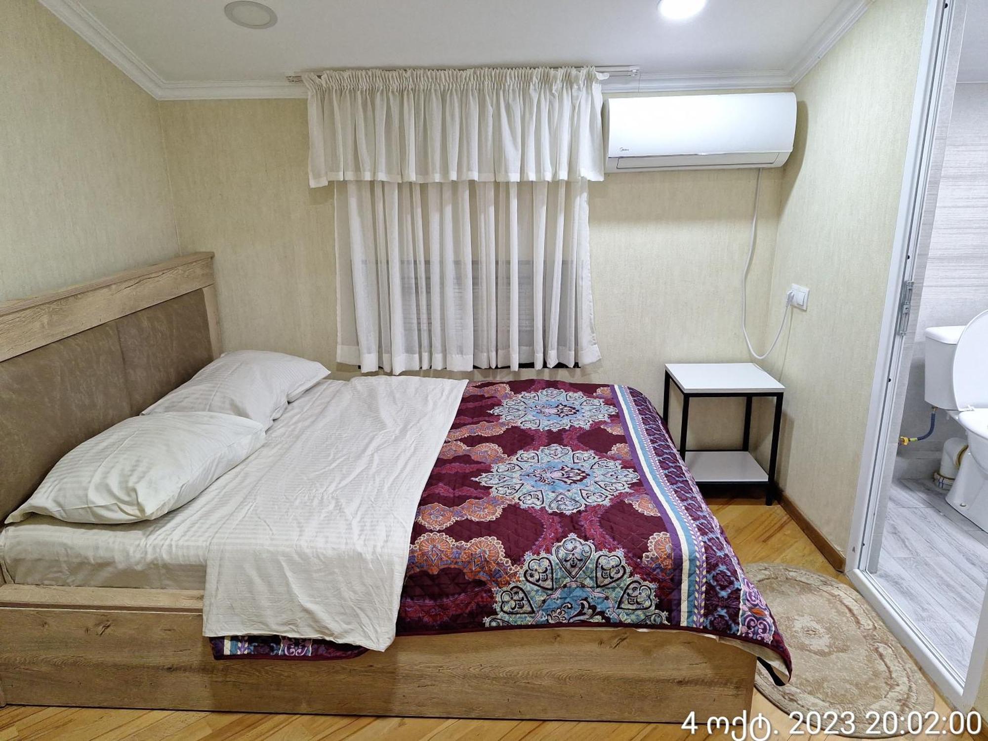 Guest House 15A Kutaisi Ngoại thất bức ảnh