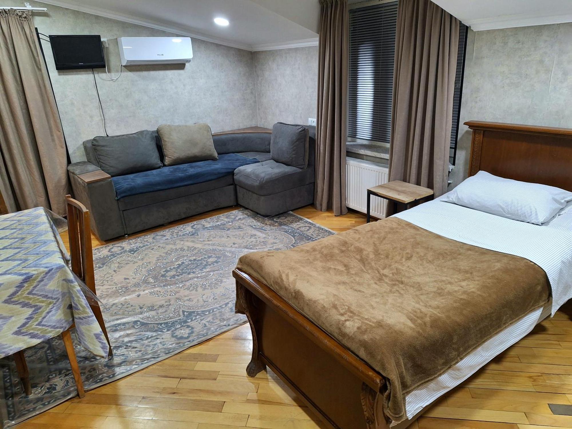 Guest House 15A Kutaisi Ngoại thất bức ảnh