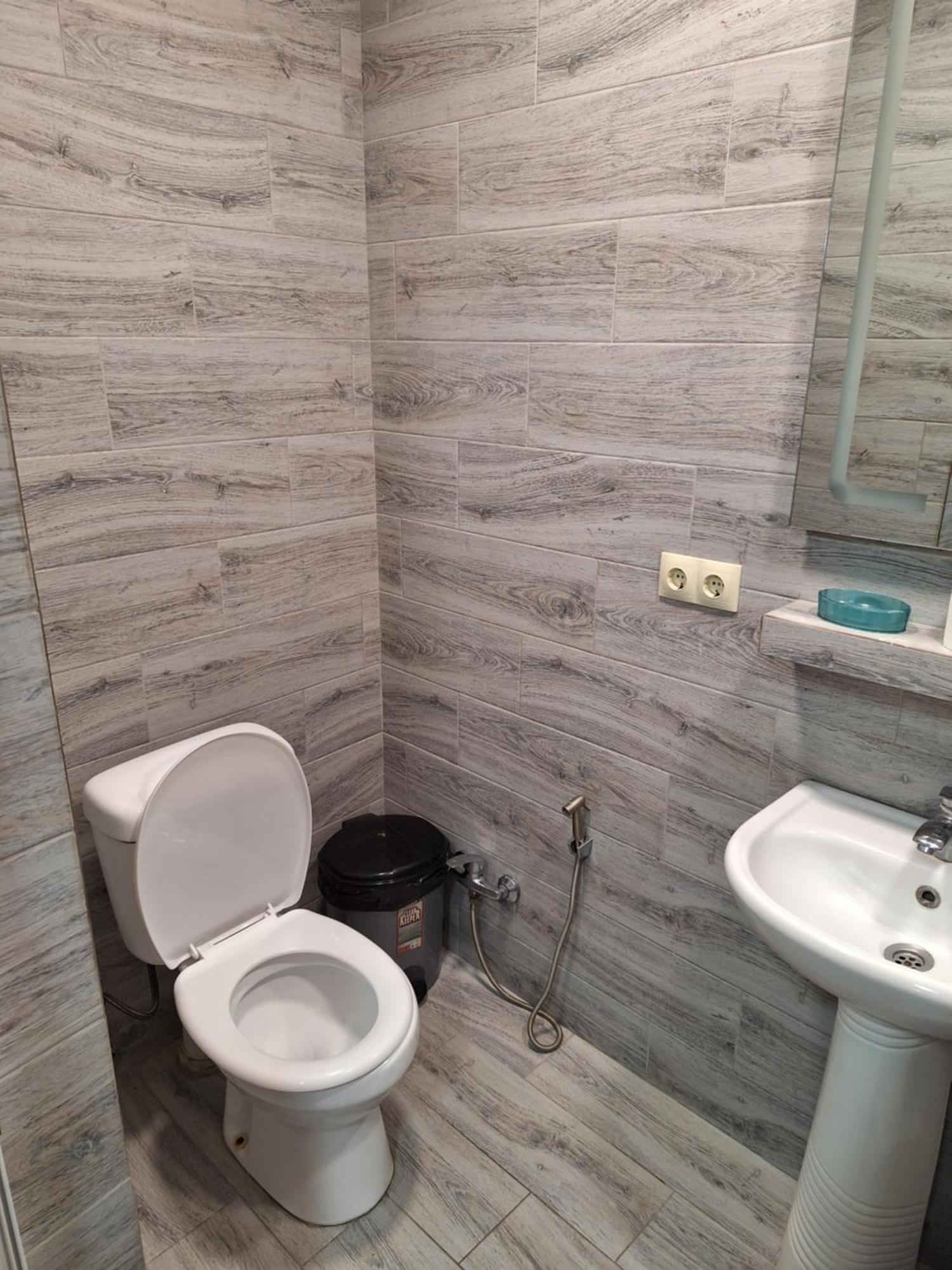 Guest House 15A Kutaisi Ngoại thất bức ảnh