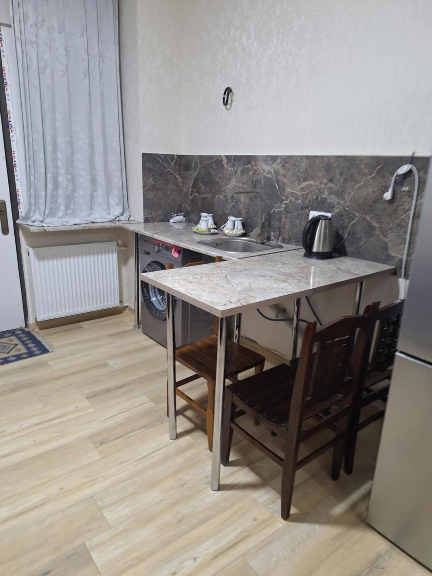 Guest House 15A Kutaisi Ngoại thất bức ảnh