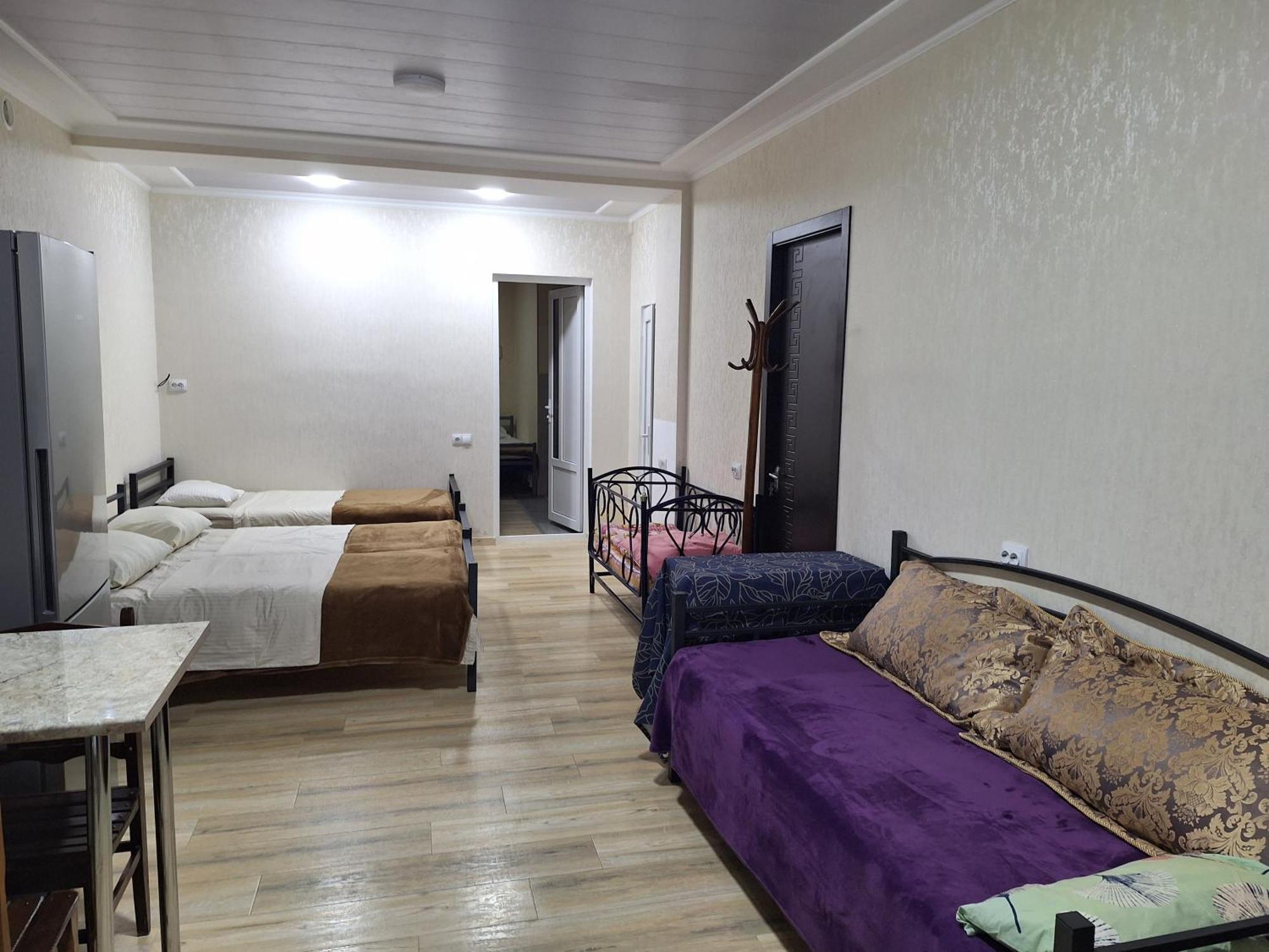 Guest House 15A Kutaisi Ngoại thất bức ảnh