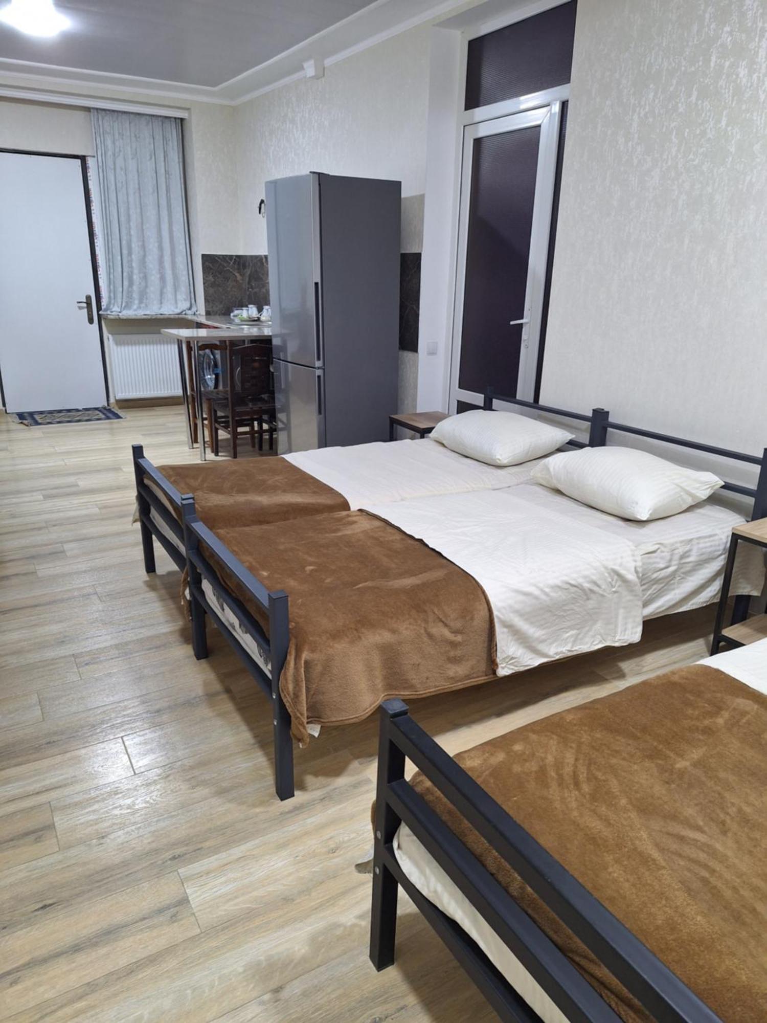 Guest House 15A Kutaisi Ngoại thất bức ảnh