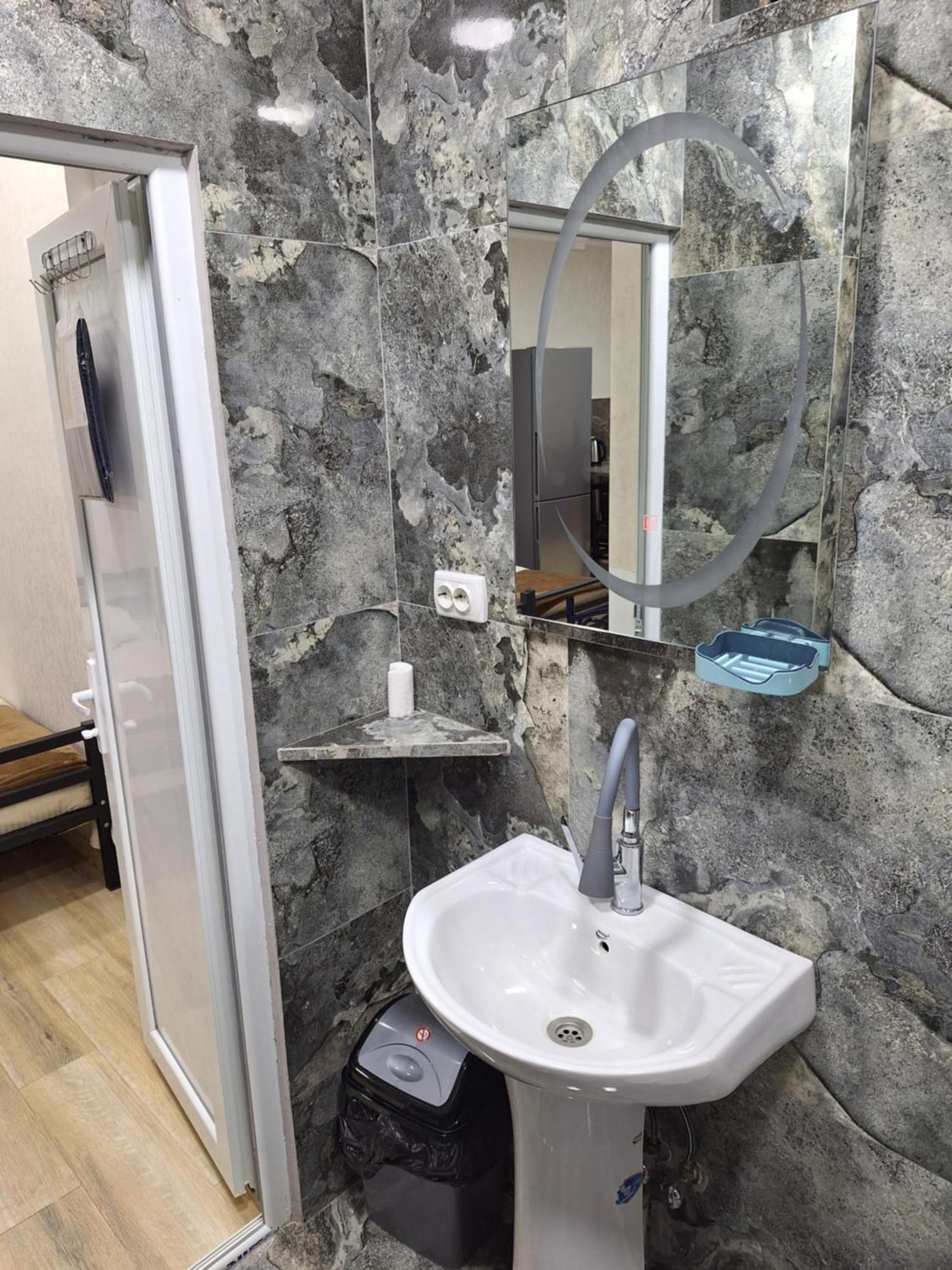 Guest House 15A Kutaisi Ngoại thất bức ảnh